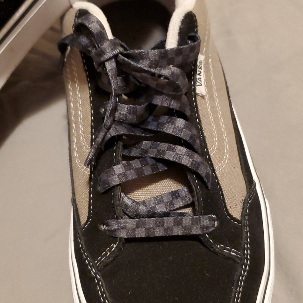 Vans - Picture 3 of 4
